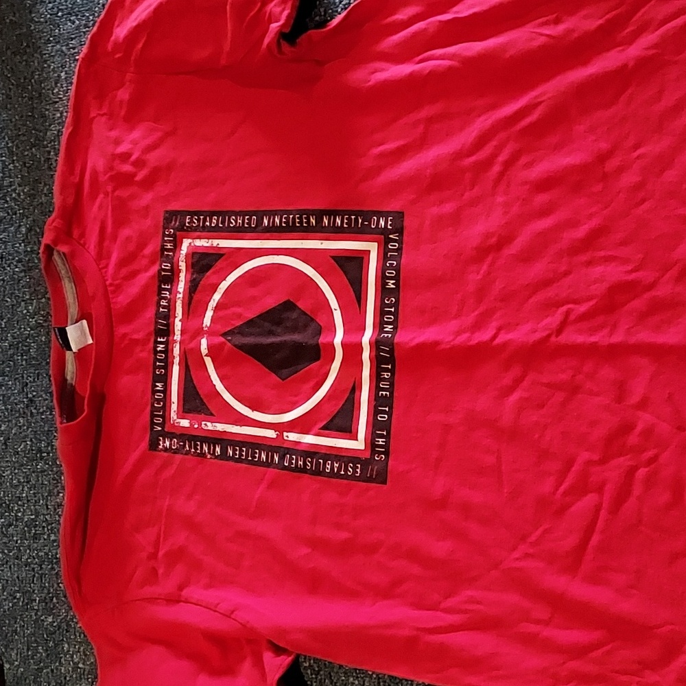 Volcom t-shirt.  Xl